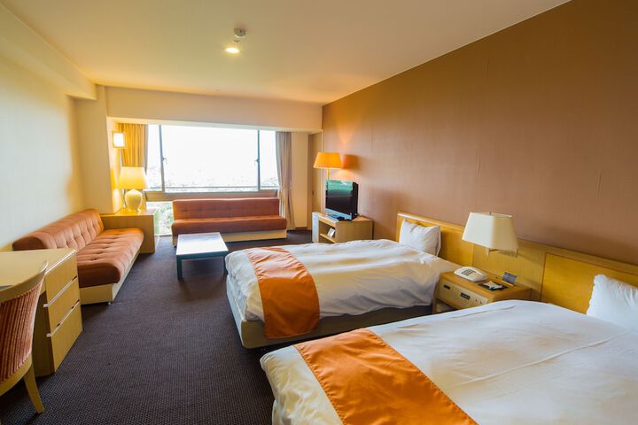 Room 6 of 38
