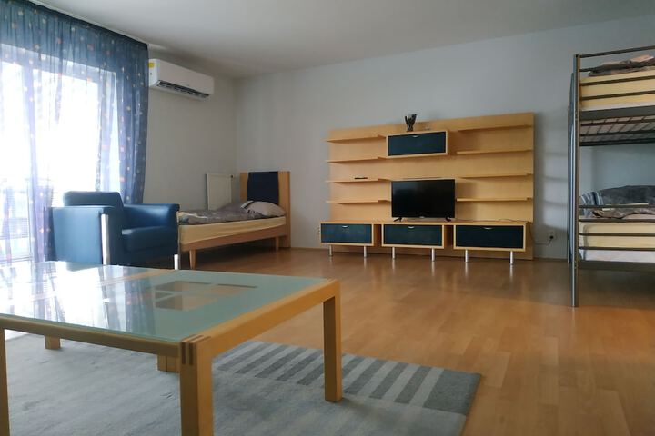 Room 14 of 34