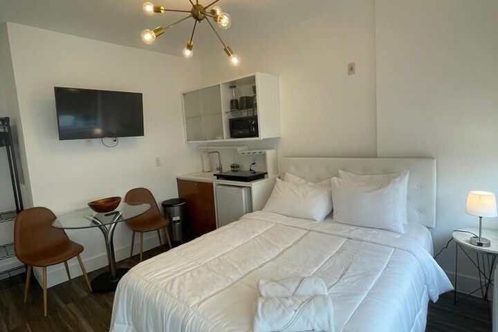 Room 19 of 79