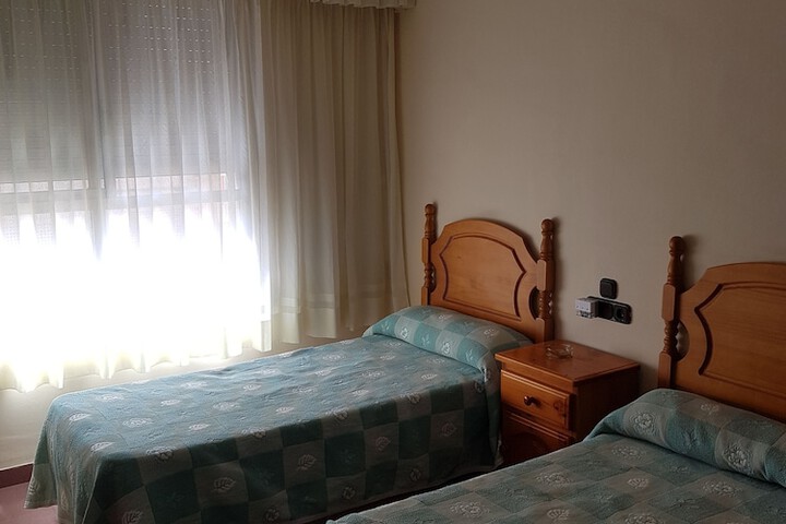 Room 8 of 14