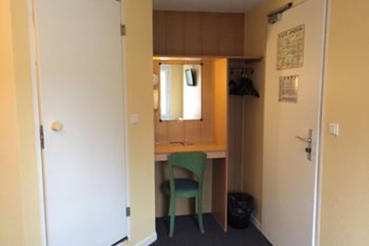 Room 38 of 43