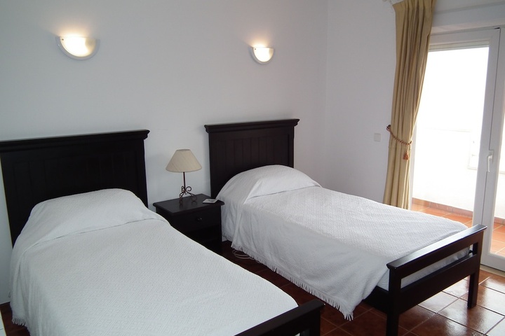 Room 4 of 18