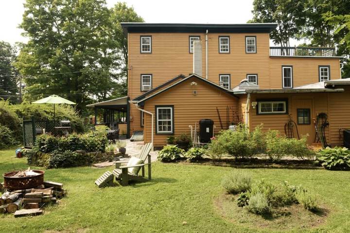 Hotel Exterior 45 of 52