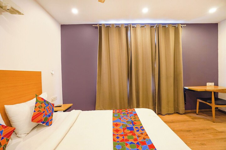 Room 10 of 26