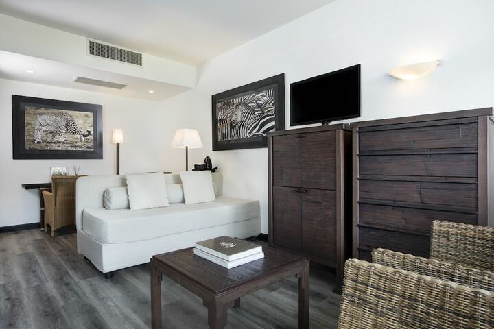 Room 62 of 141