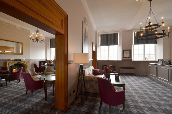 Entrance & Lobby