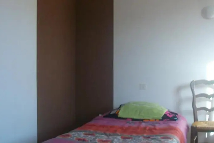 Room 2 of 9
