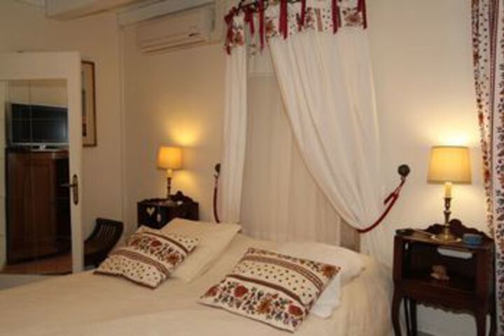 Room 49 of 99