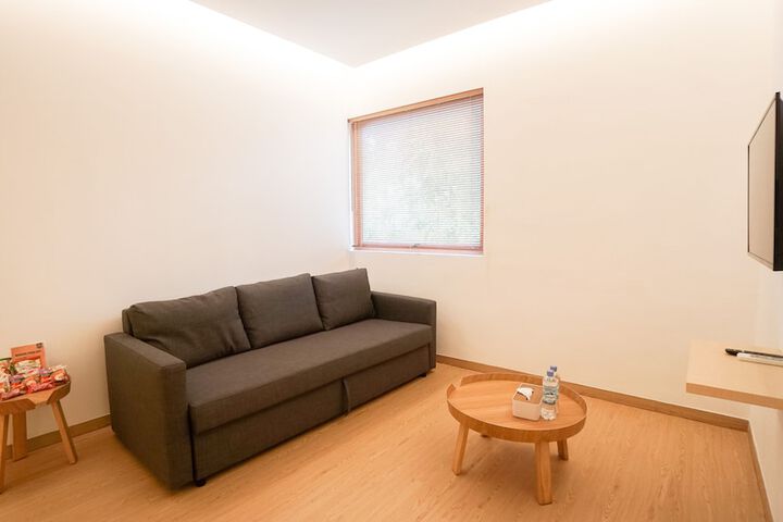 Room 15 of 27