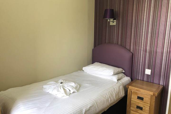 Room 28 of 92