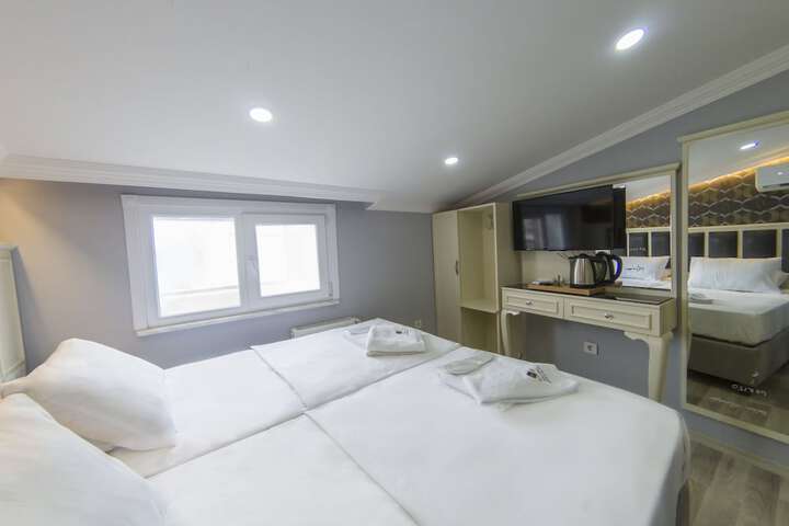 Room 7 of 118