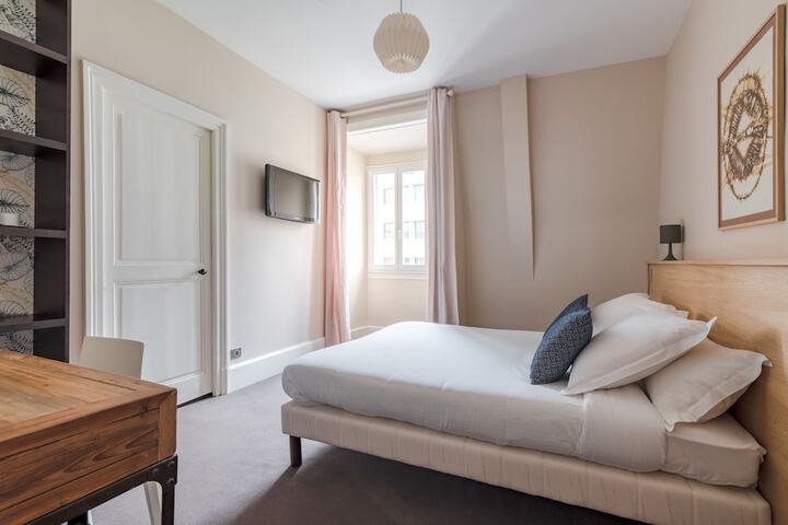 Room 8 of 21
