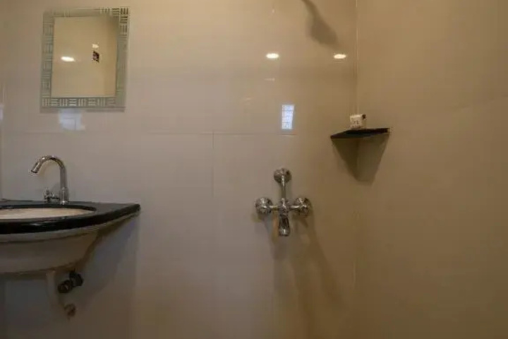 Room 7 of 10