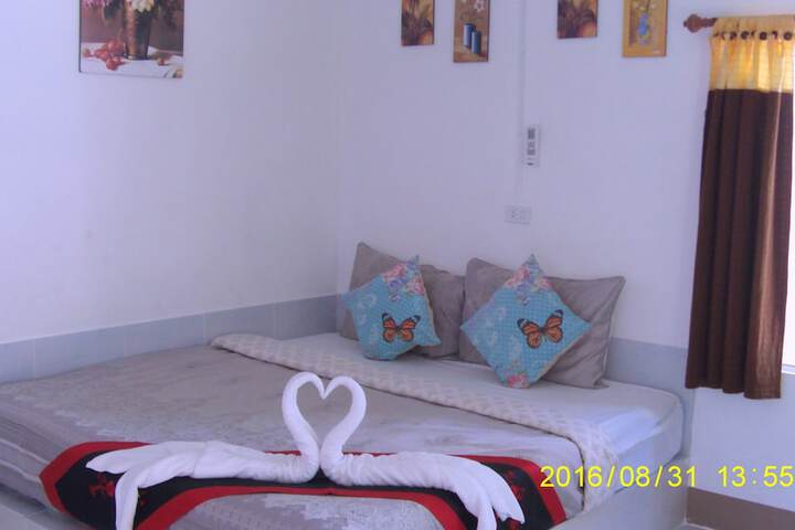 Room 14 of 83