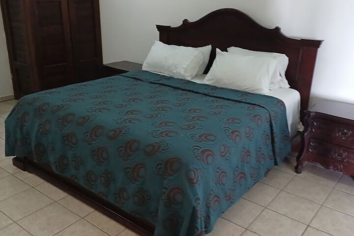 Room 2 of 41