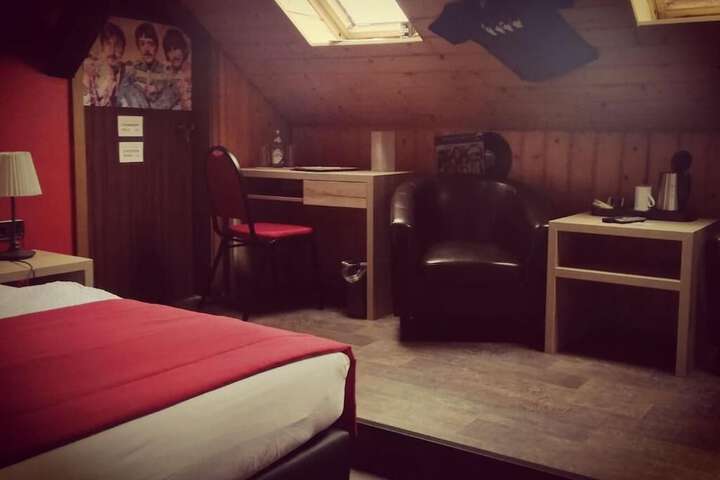 Room 6 of 45