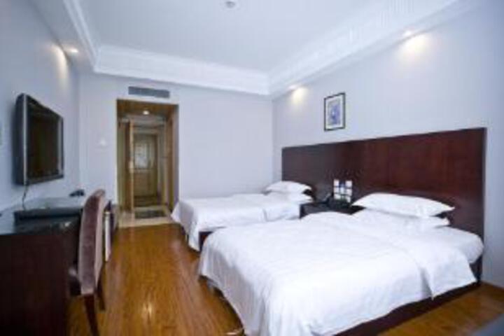 Room 9 of 9