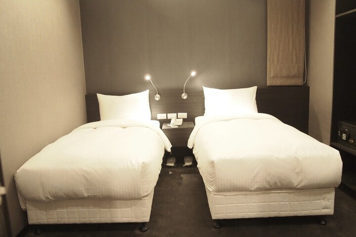 Room 19 of 68