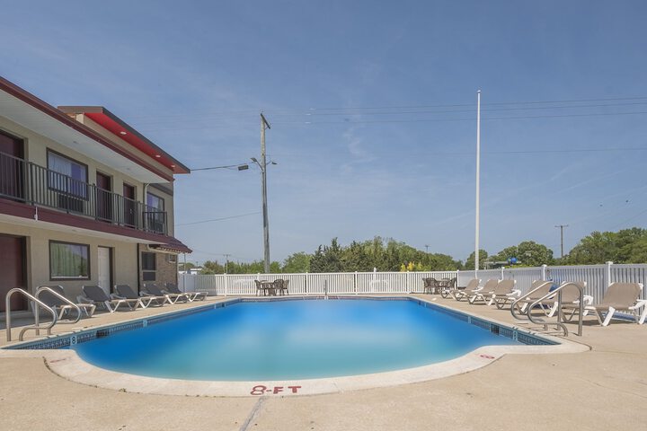 Pool 18 of 26
