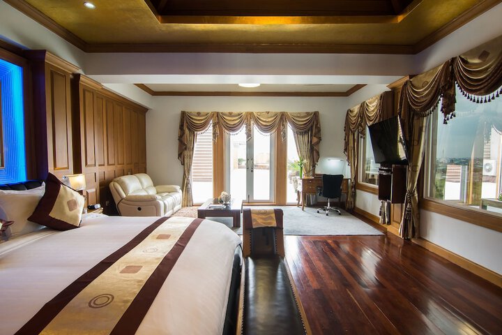 Room 35 of 181