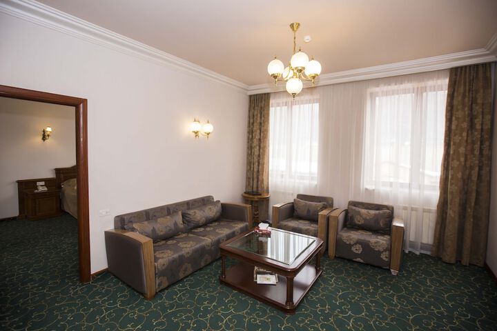 Room 18 of 141