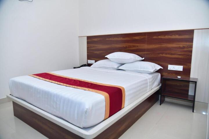 Golden Keys Hotel Chikkabanavara in Bengaluru