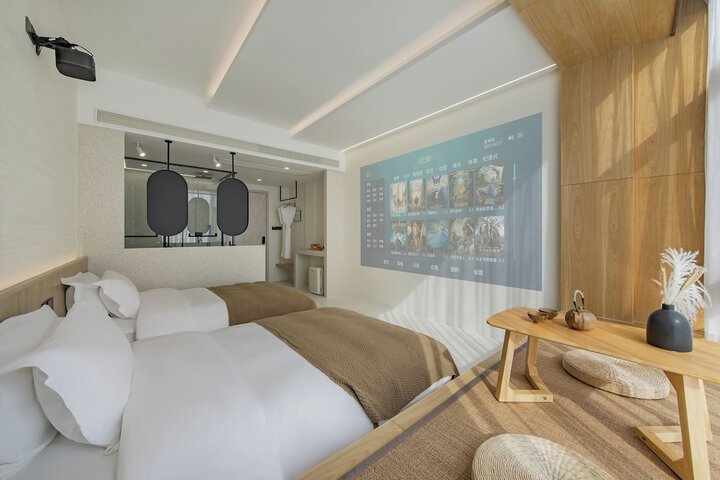 Room 9 of 119