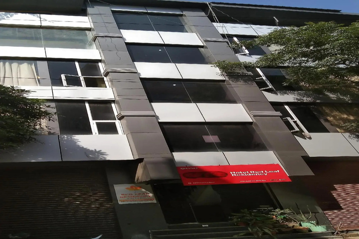 OYO 83499 Red Leaf Residency