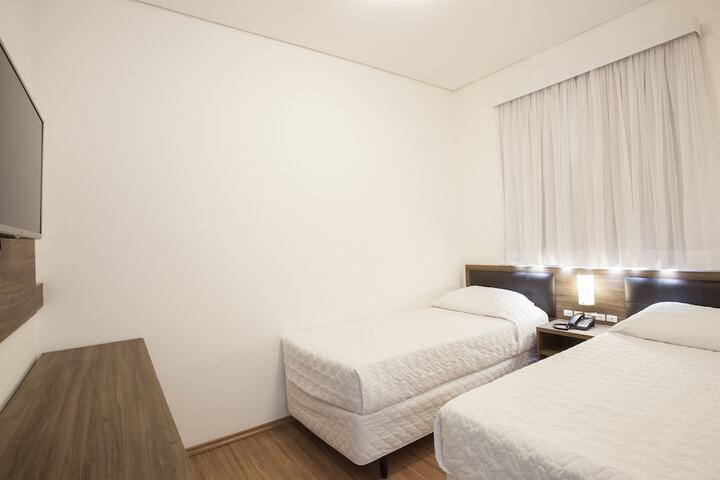 Room 11 of 38