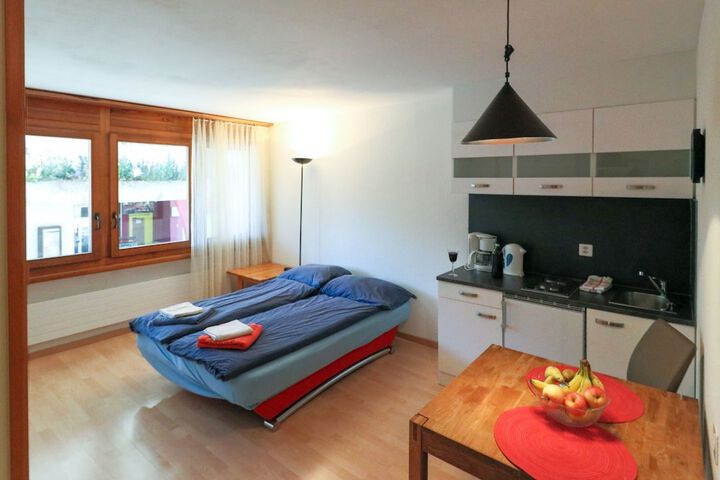 Room 2 of 169