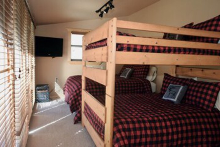 Room 25 of 39
