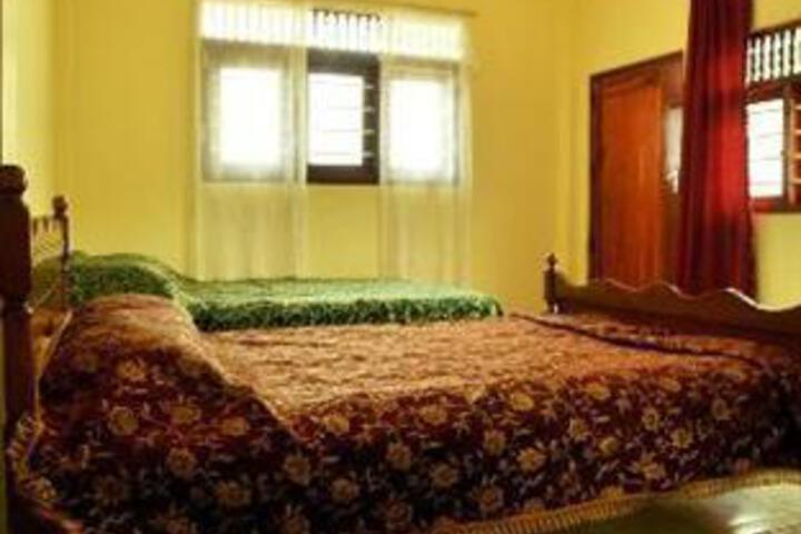 Room 4 of 6