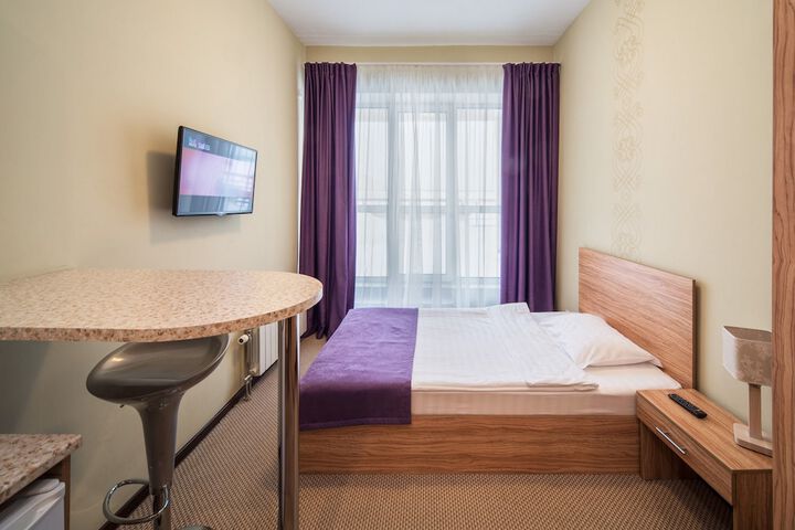 Room 4 of 68