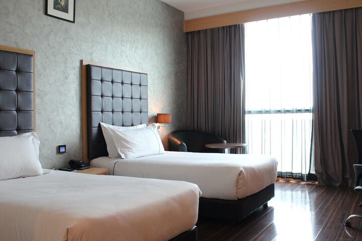Room 12 of 48