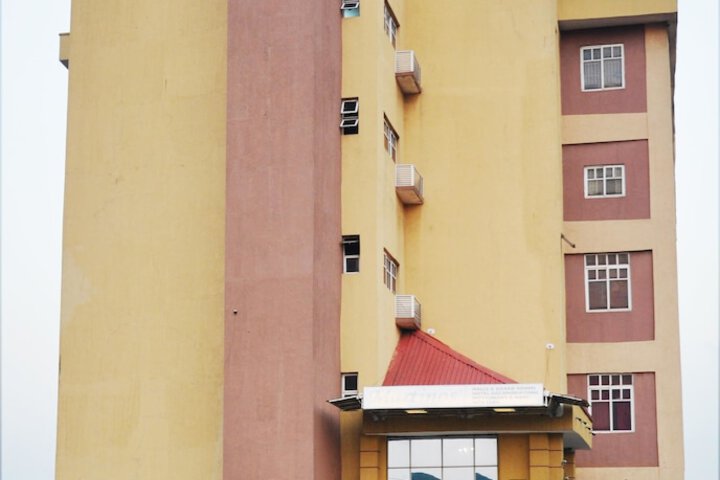 Hotel 3 of 35