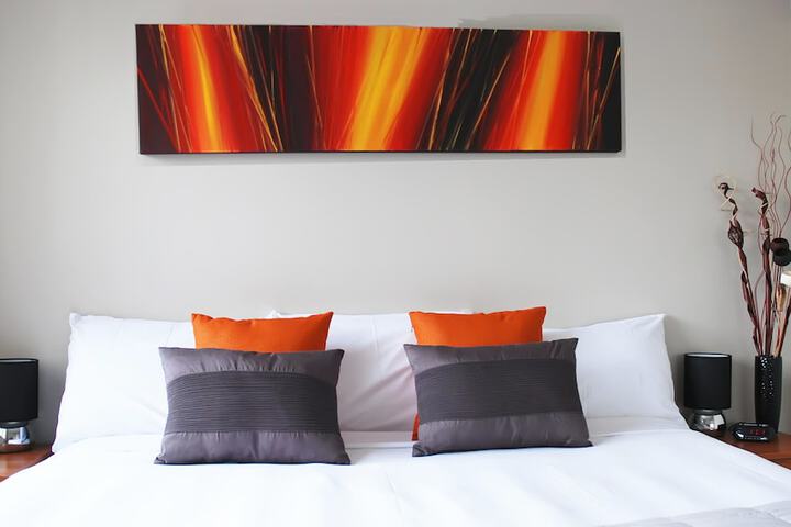 Room 2 of 68