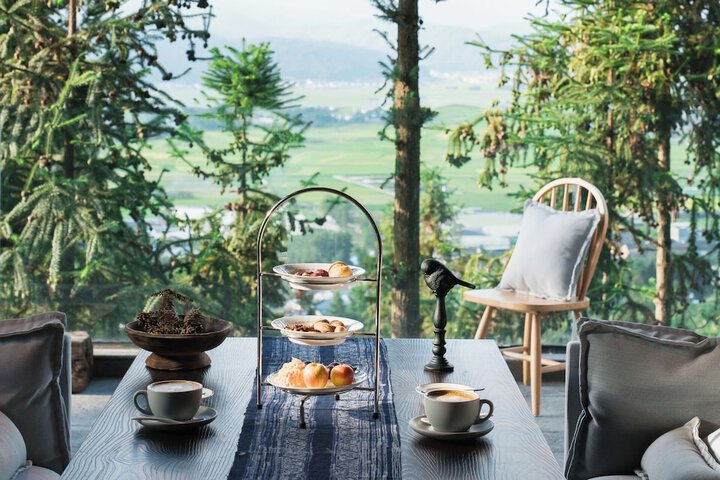 Dining 68 of 153