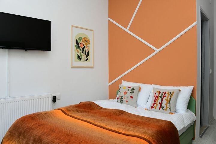 Room 4 of 92