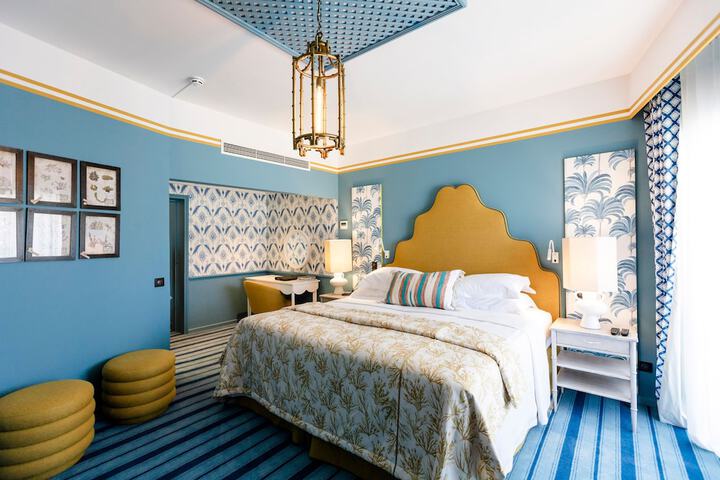 Room 10 of 48