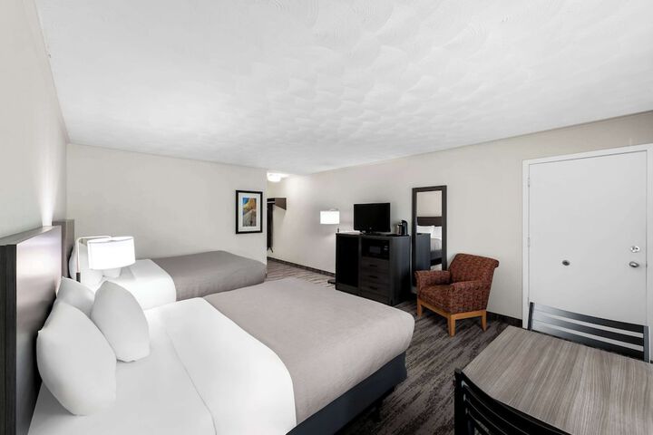 Room 12 of 38