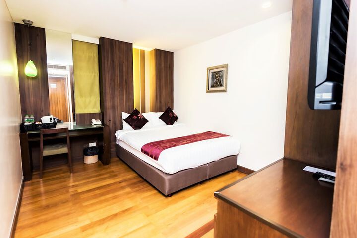 Room 8 of 34