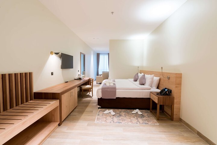 Room 13 of 40