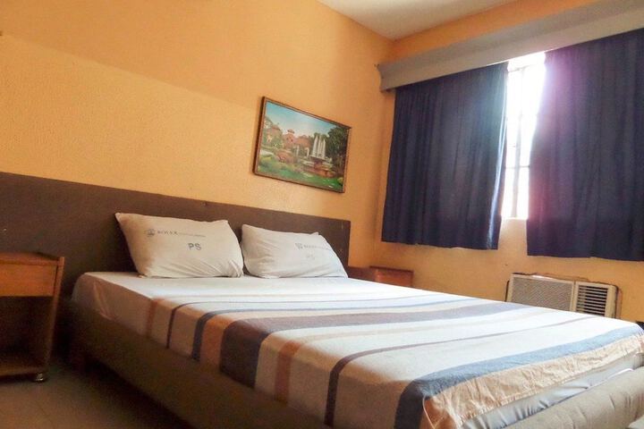 Room 18 of 25