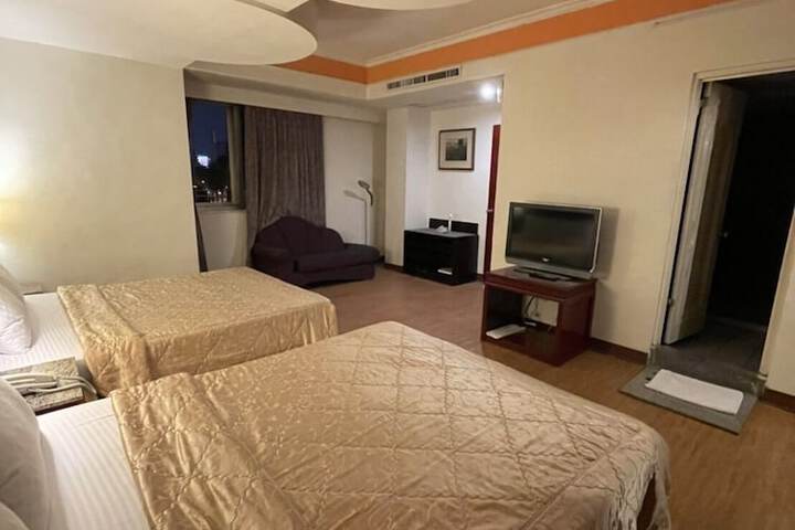 Room 35 of 71