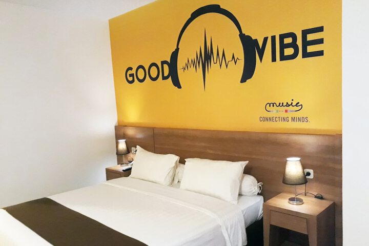Room 6 of 37
