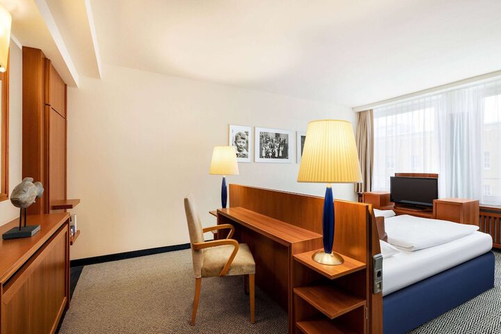 Room 22 of 73