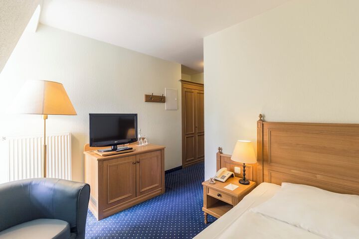 Room 16 of 46