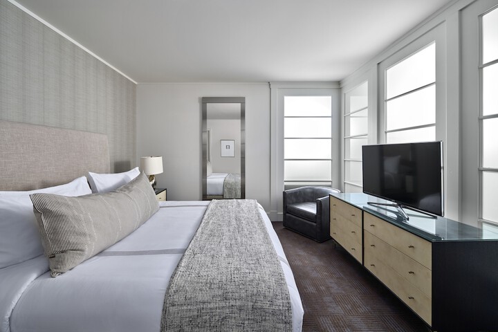 Room 8 of 24