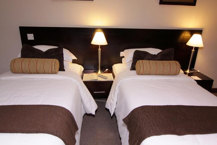 Room 9 of 38