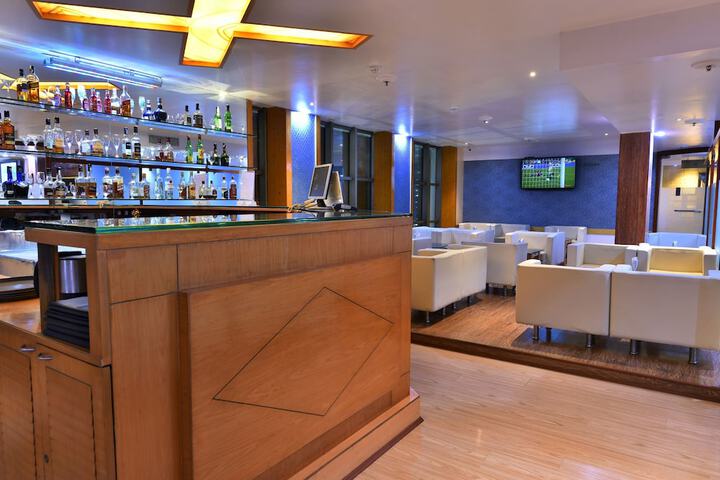 Lounge 29 of 41